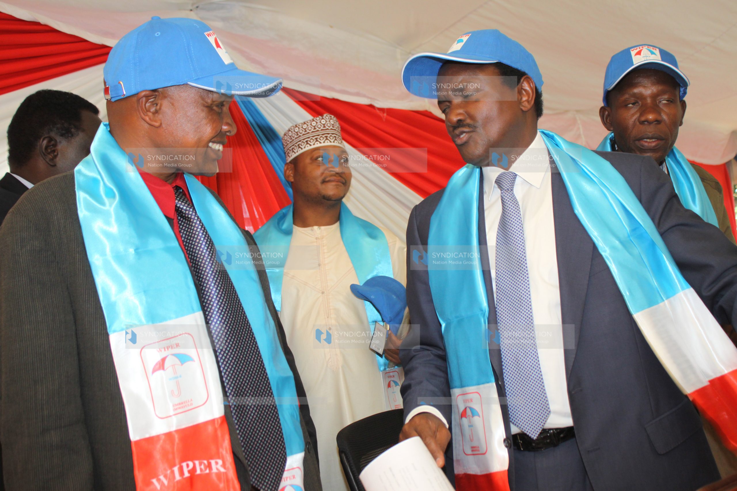 Wiper Democratic Party Leader Kalonzo Musyoka (right)