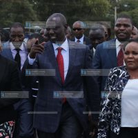 Deputy President William Ruto (middle)