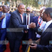 President Uhuru Kenyatta having a word with senator Moses Wetangula