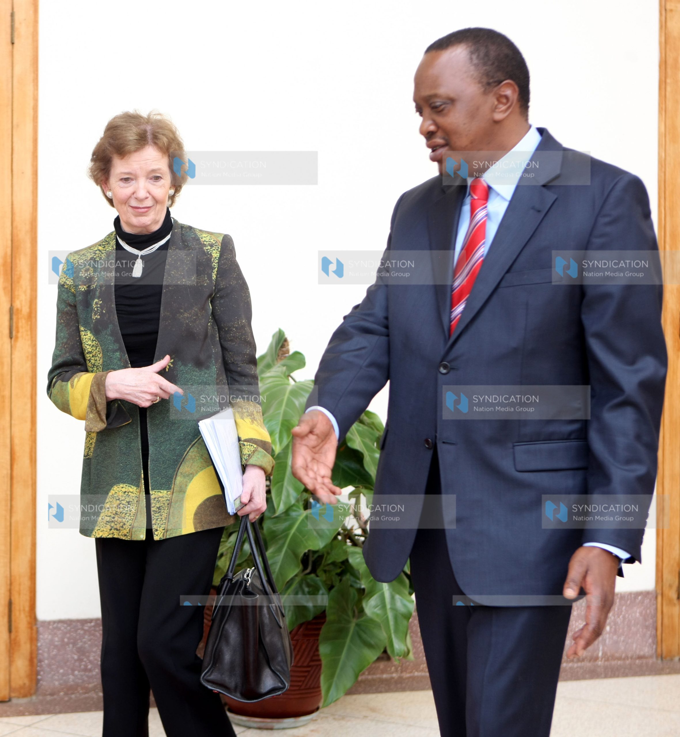 President Uhuru Kenyatta meets the United Nations Secretary-General’s Special Envoy to the Great Lakes Region, Mary Robinson