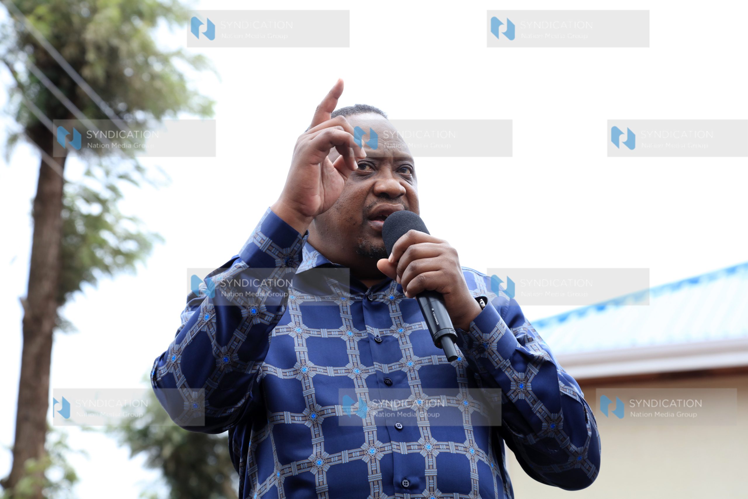 President Uhuru Kenyatta speaks to wananchi at Uthiru