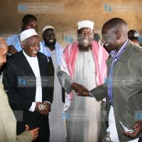 Higher Education Minister William Ruto with Sheikh Abdi Kadir and other faithful of Jamia Mosque