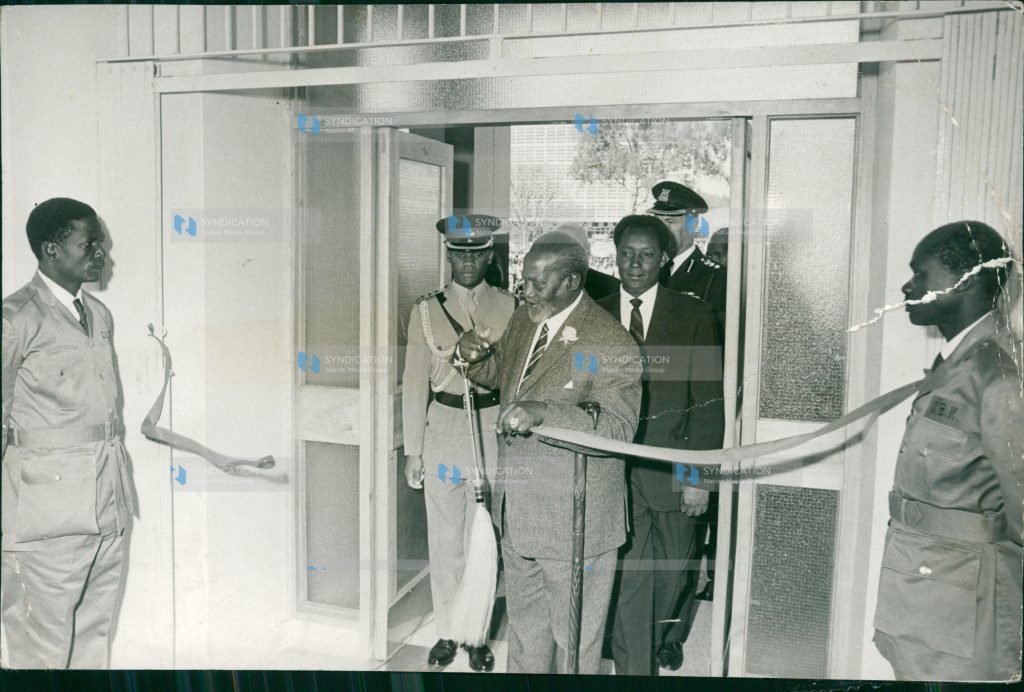 Central Bank of Kenya is opened, and the country’s first national currency is issued