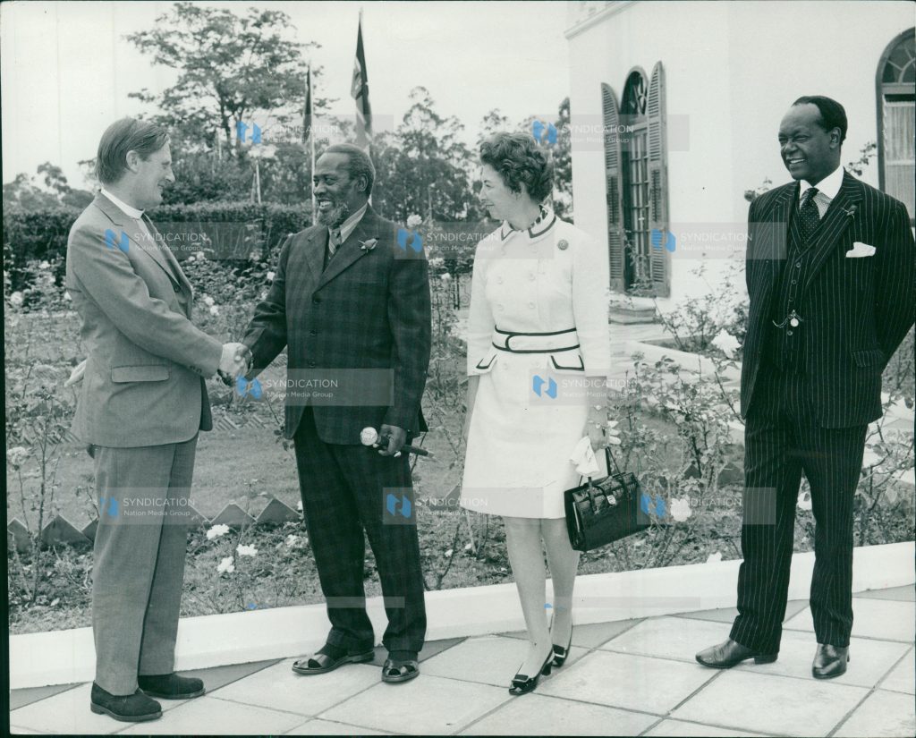 President Jomo Kenyatta bids farewell to the outgoing Provost of All Saints' Cathedral