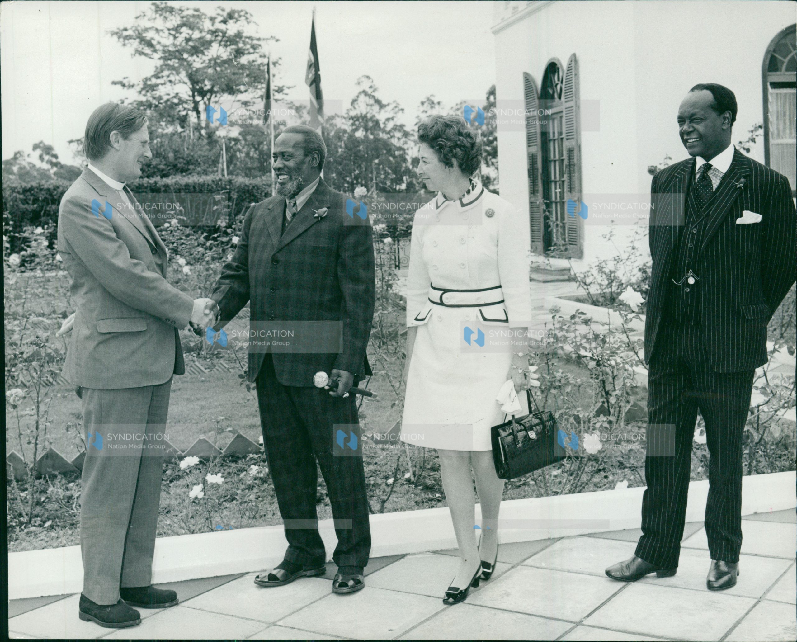 President Jomo Kenyatta bids farewell to the outgoing Provost of All Saints’ Cathedral