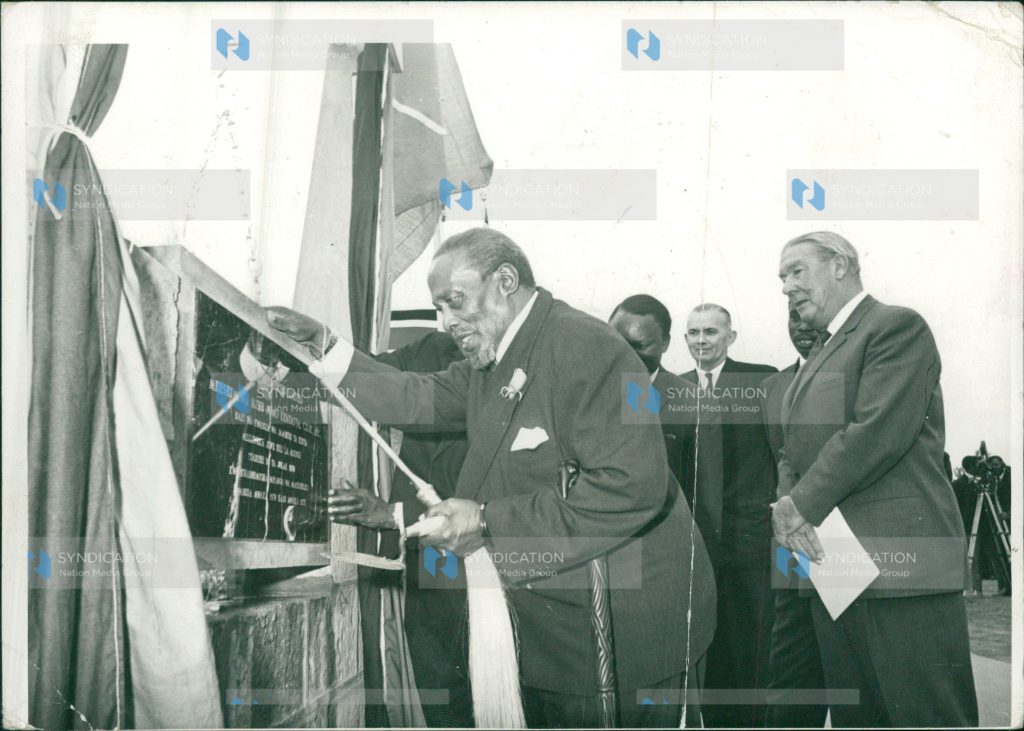 President Jomo Kenyatta lays the foundation stone for new headquarters of the Kenya Breweries at Ruaraka