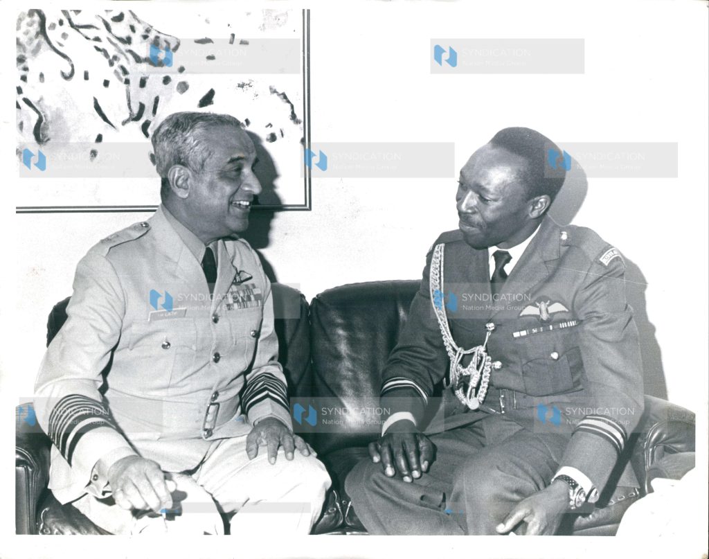 Major-General Peter Mwagiru Kariuki (Right) former Commander of the disbanded Kenya Air Force (KAF)