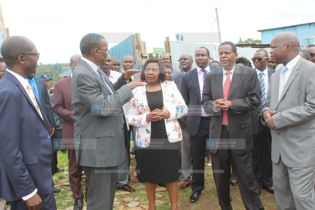 Justice David Maraga (second left) and Bomet Governor Joyce Laboso