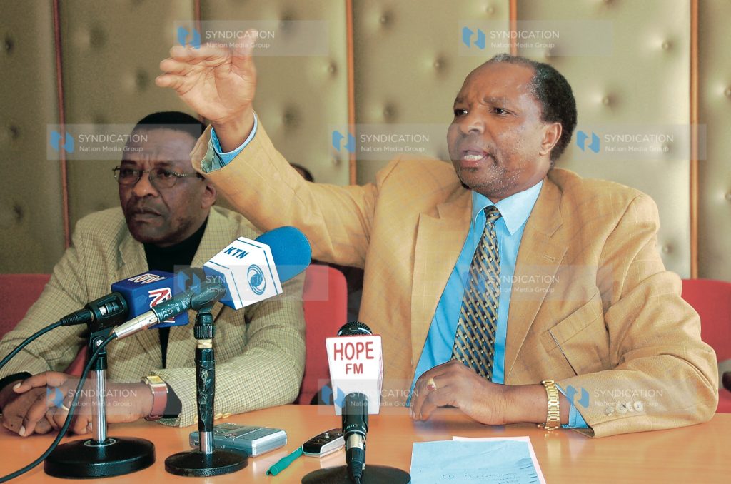 Mr. Francis Ng'ang'a Secretary General of KNUT, address journalists