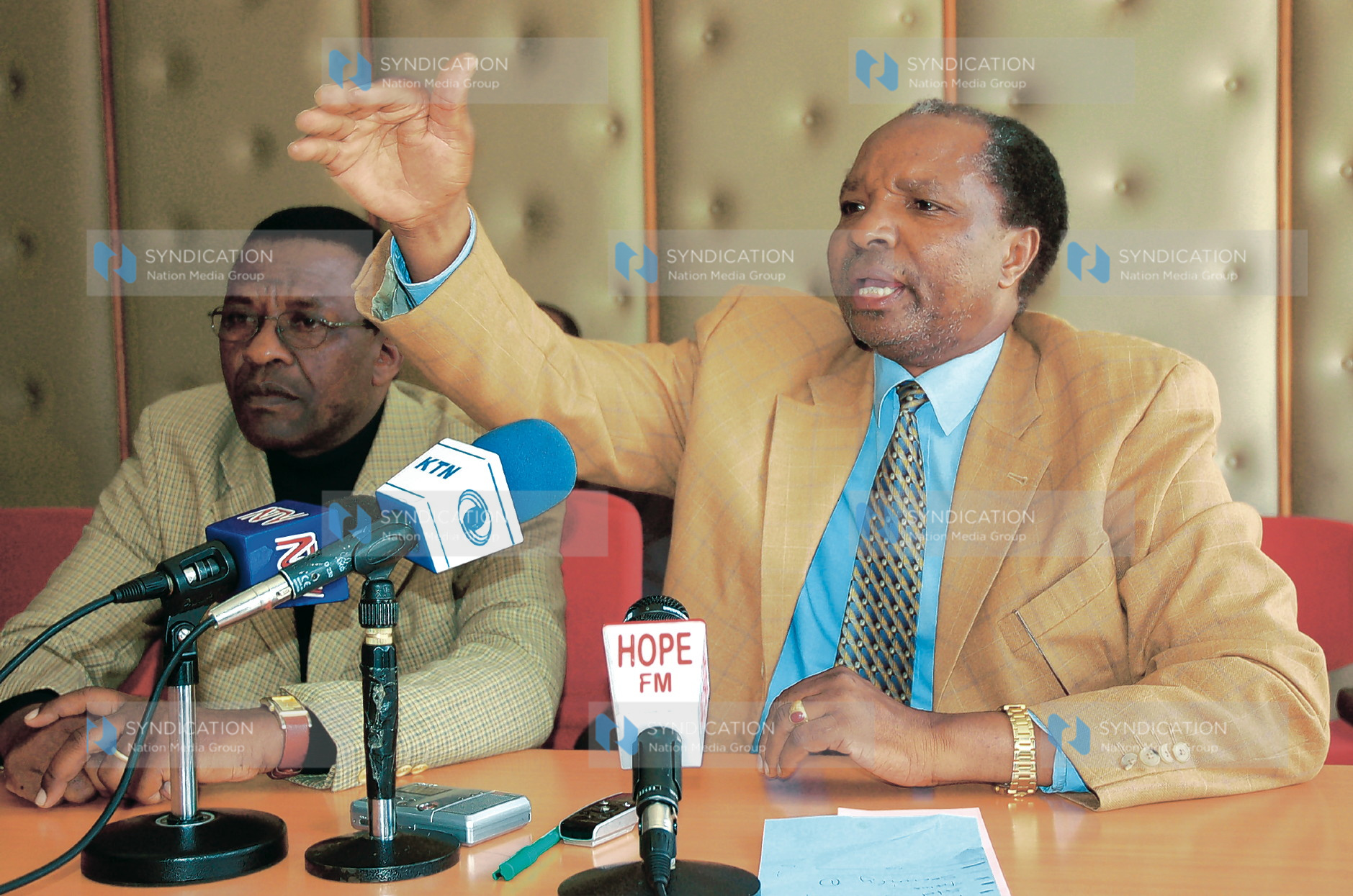 Mr. Francis Ng’ang’a Secretary General of KNUT, address journalists