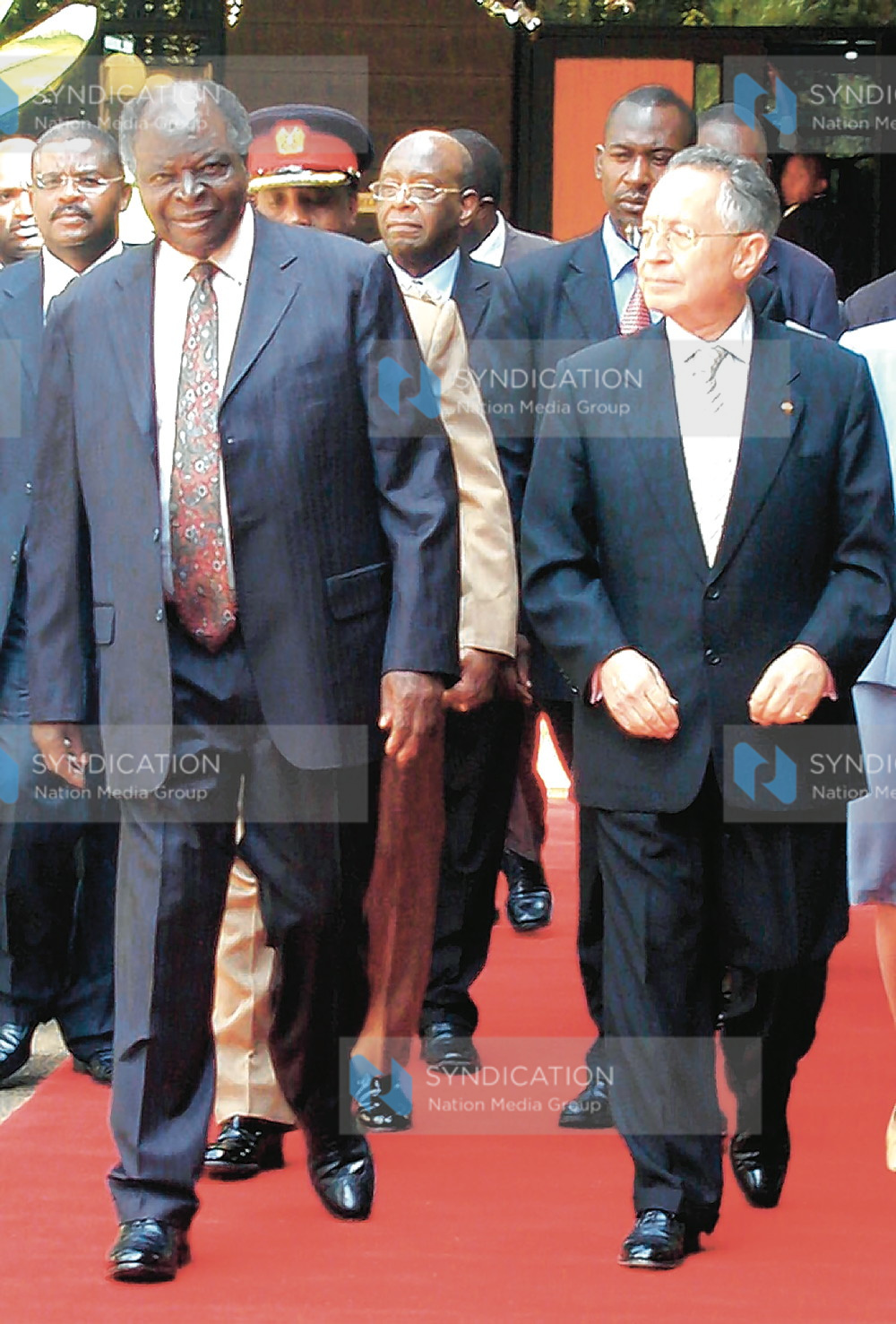 President Mwai Kibaki arrives at UN Gigiri, Nairobi, escorted by IMO Secretary General Mr. Efthimios Mitropoulos