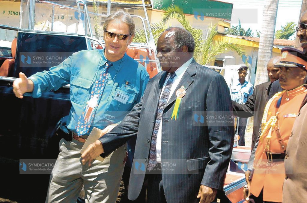 Dominion Farms Country director Mr. Grahamme F.H Vetch welcomes President Mwai Kibaki
