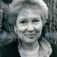 Renowned British soprano Elizabeth Harwood