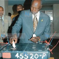 Former President Daniel Arap Moi casting his vote