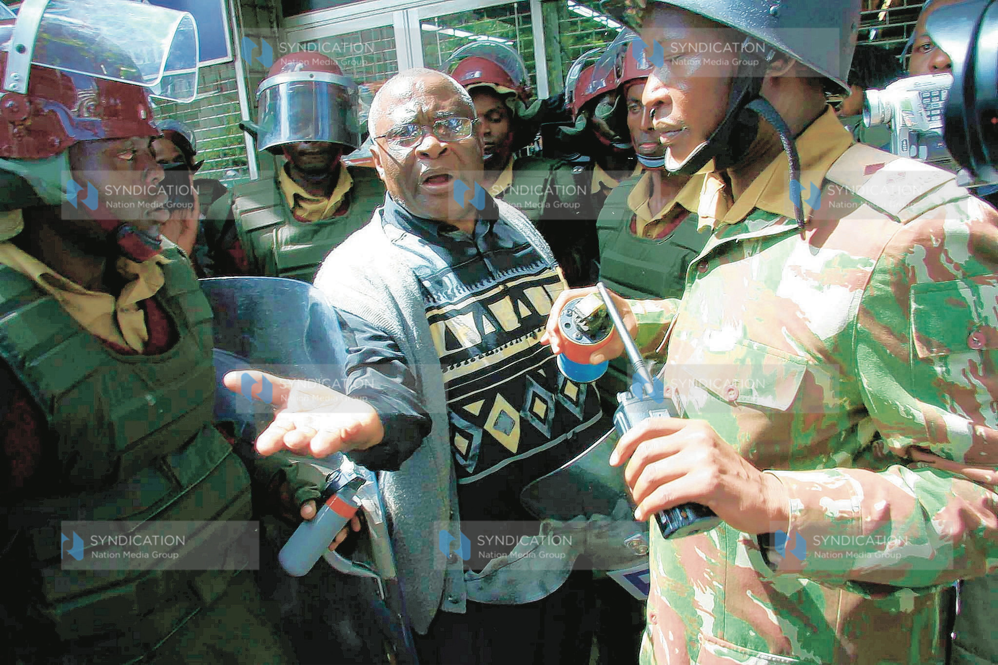 Martin Shikuku argues with Administration Police