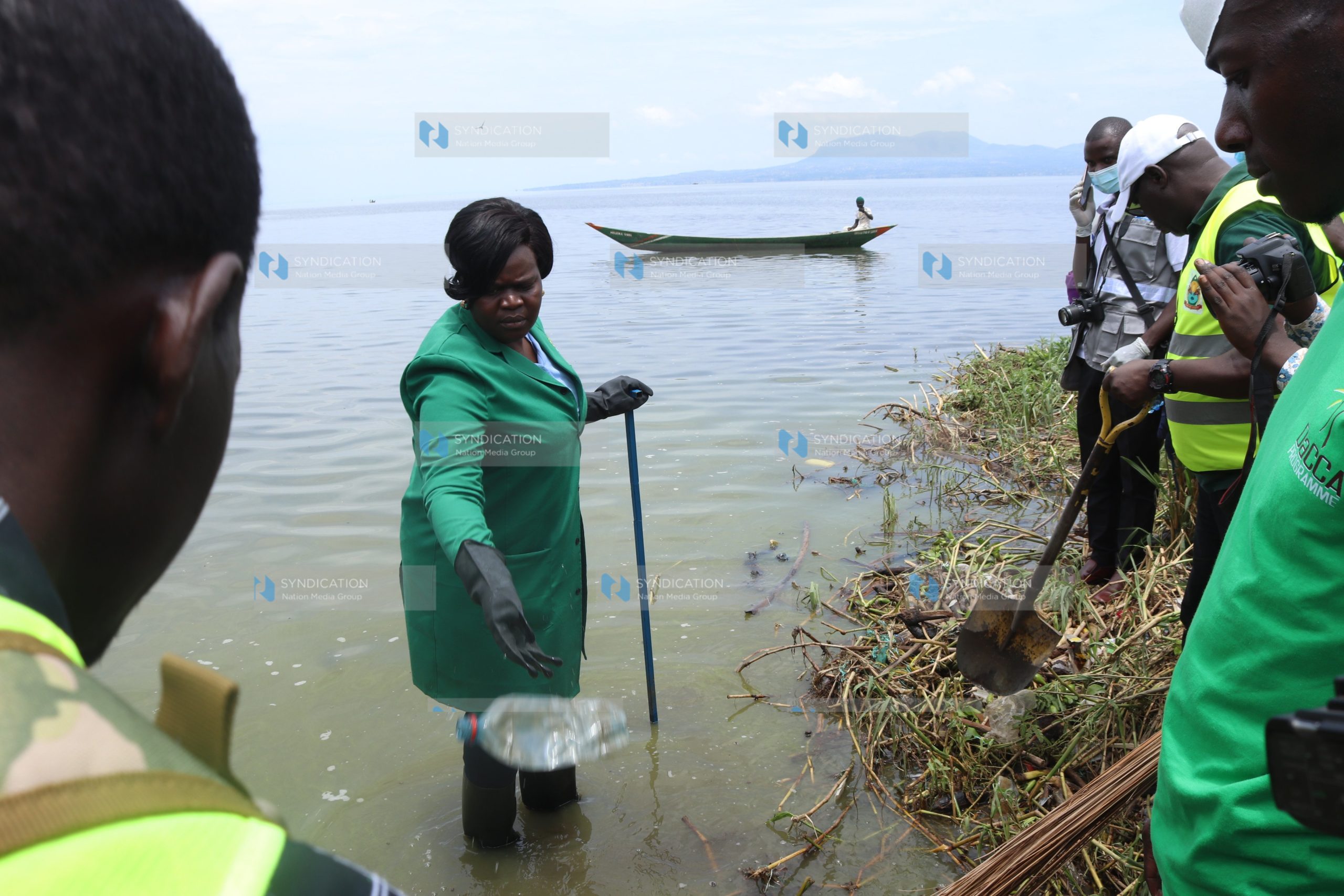 Homa Bay governor Gladys Wanga leads a clean-up exercise of Lake Victoria