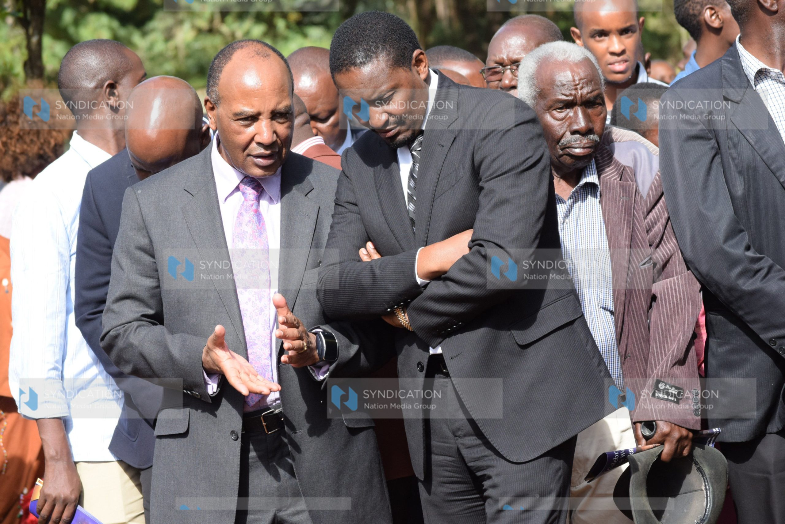 Agriculture and Irrigation CS Mwangi Kiunjuri chats with Nyandarua Governor Francis Kimemia