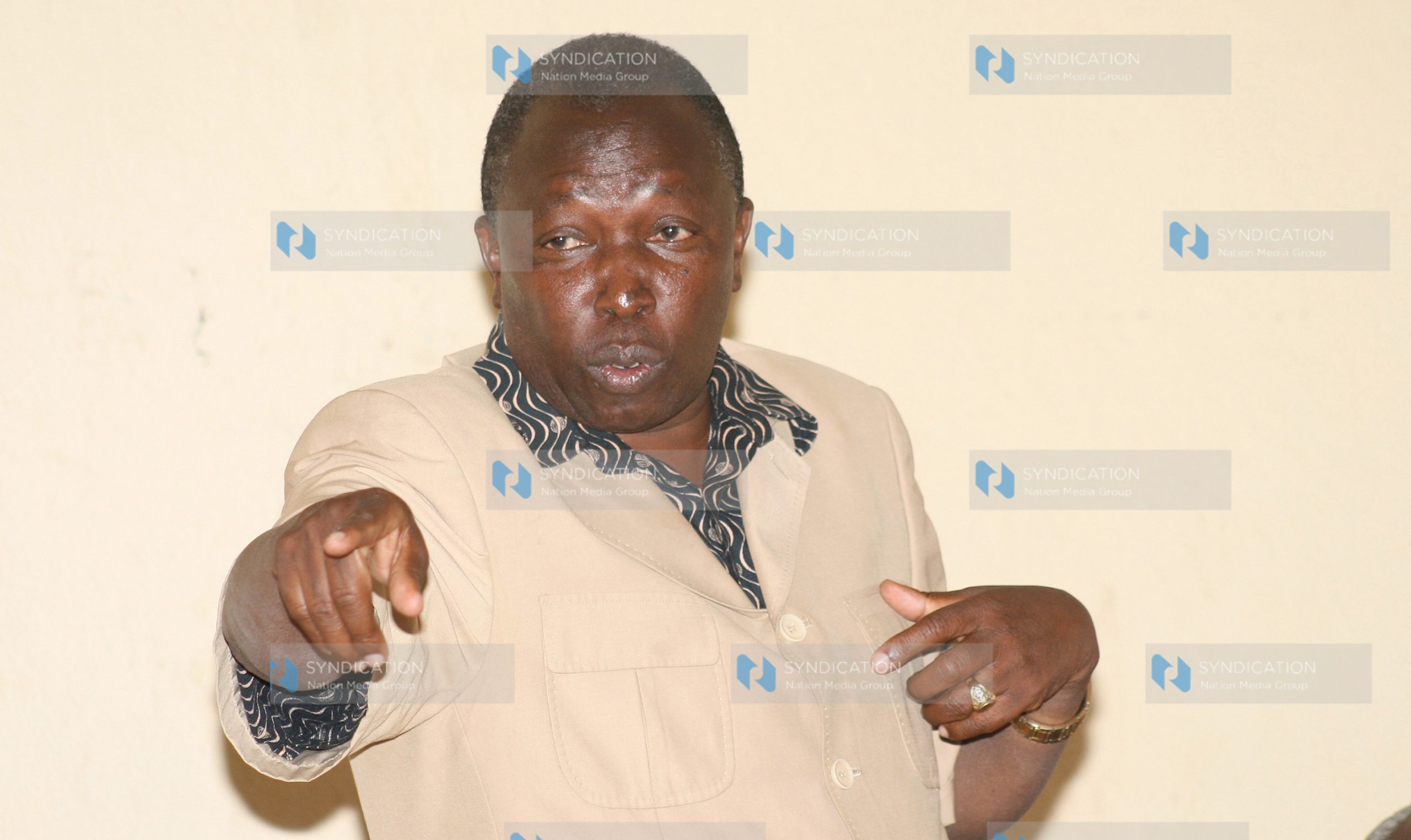 Maina Kamanda speaks when he met with PNU Nairobi delegates