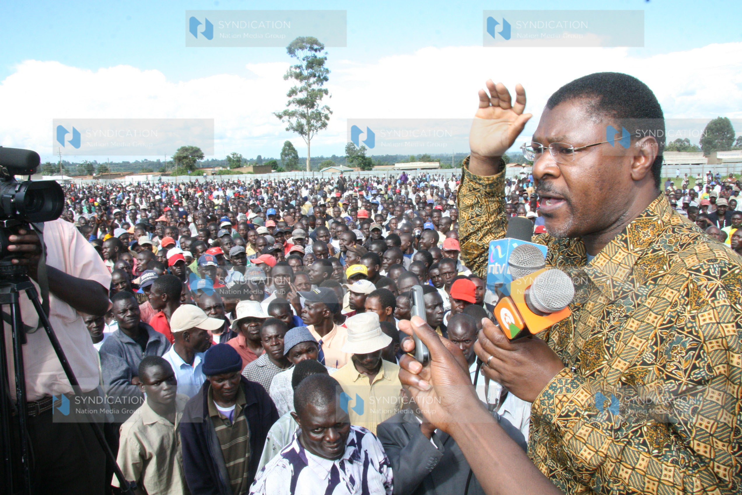 Foreign Affairs Minister Moses Wetangula addresses members of the public