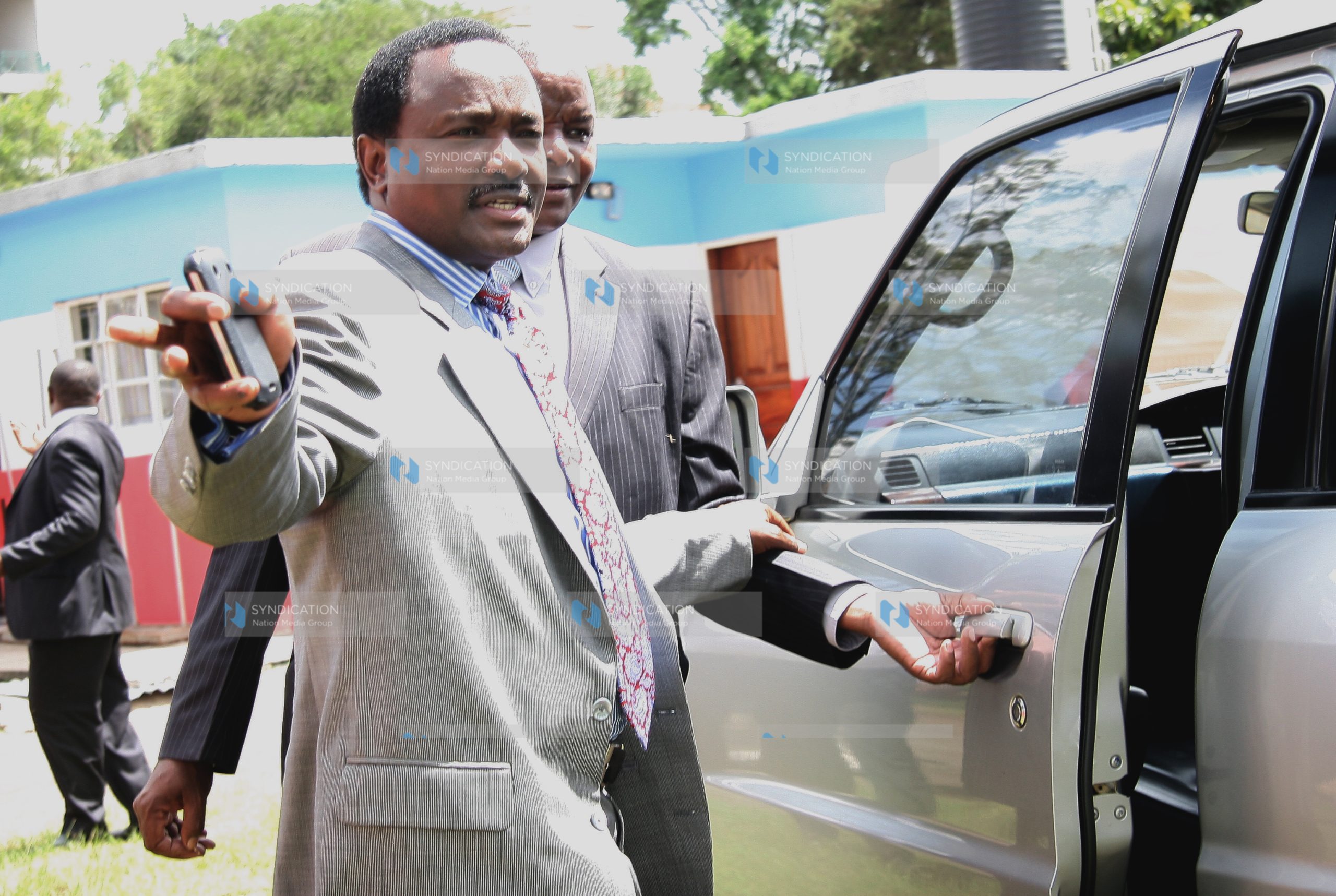 Kalonzo Musyoka leaving the Wiper headquarters