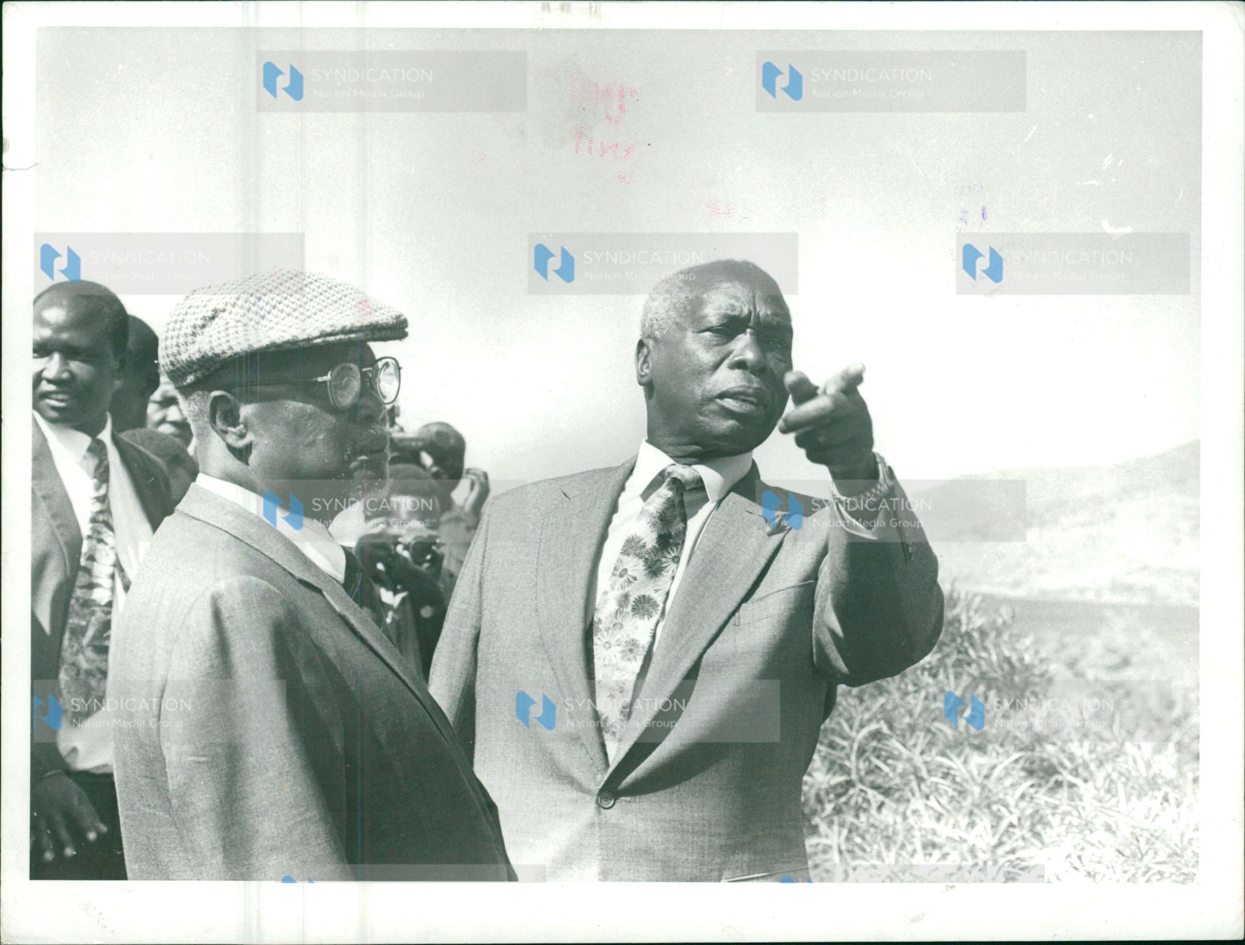 President Daniel Moi (right) expels Jaramogi Oginga Odinga (left) from the Kenya African National Union (KANU)