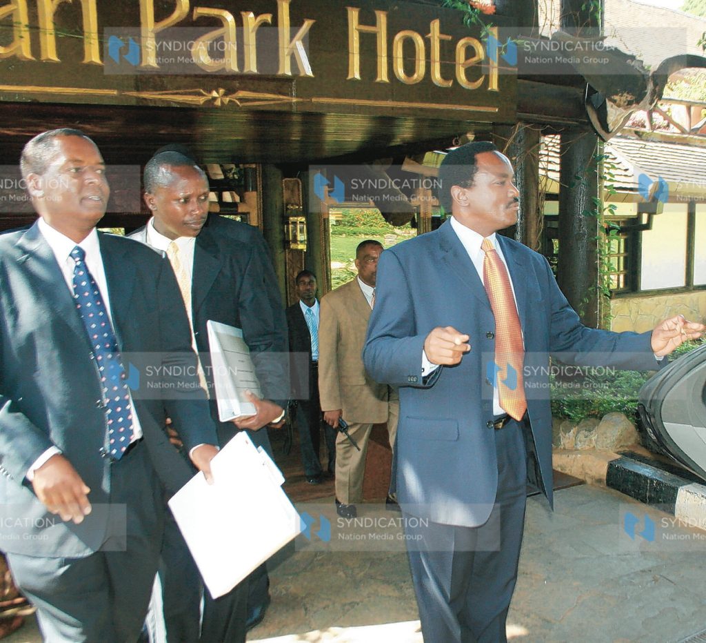 Vice president Kalonzo Musyoka and Finance minister Amos Kimunya