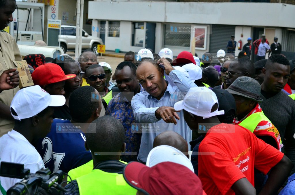 Peter Kenneth, Nairobi gubernatorial aspirant (right)