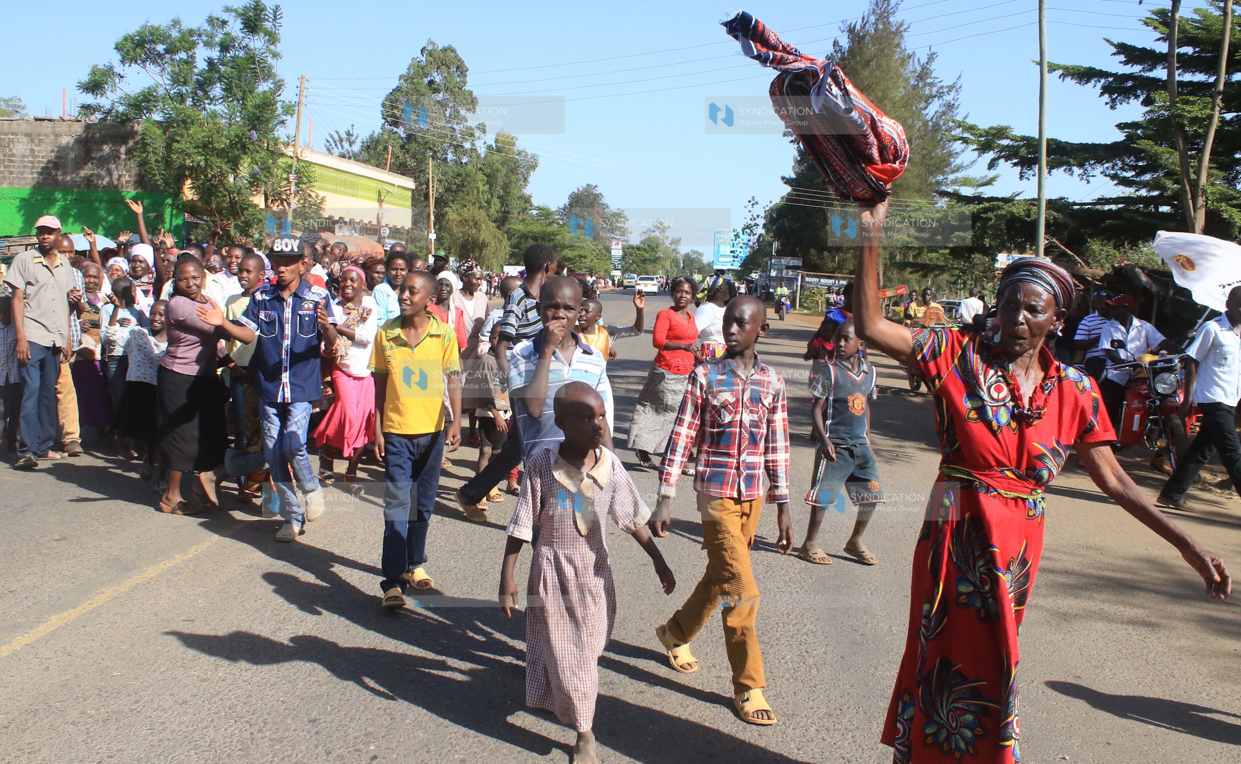 Residents of Sagana Town in Kirinyaga County protest