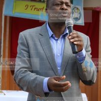 Nyeri Senator Mutahi Kagwe addresses congregants at Endarasha Catholic Church