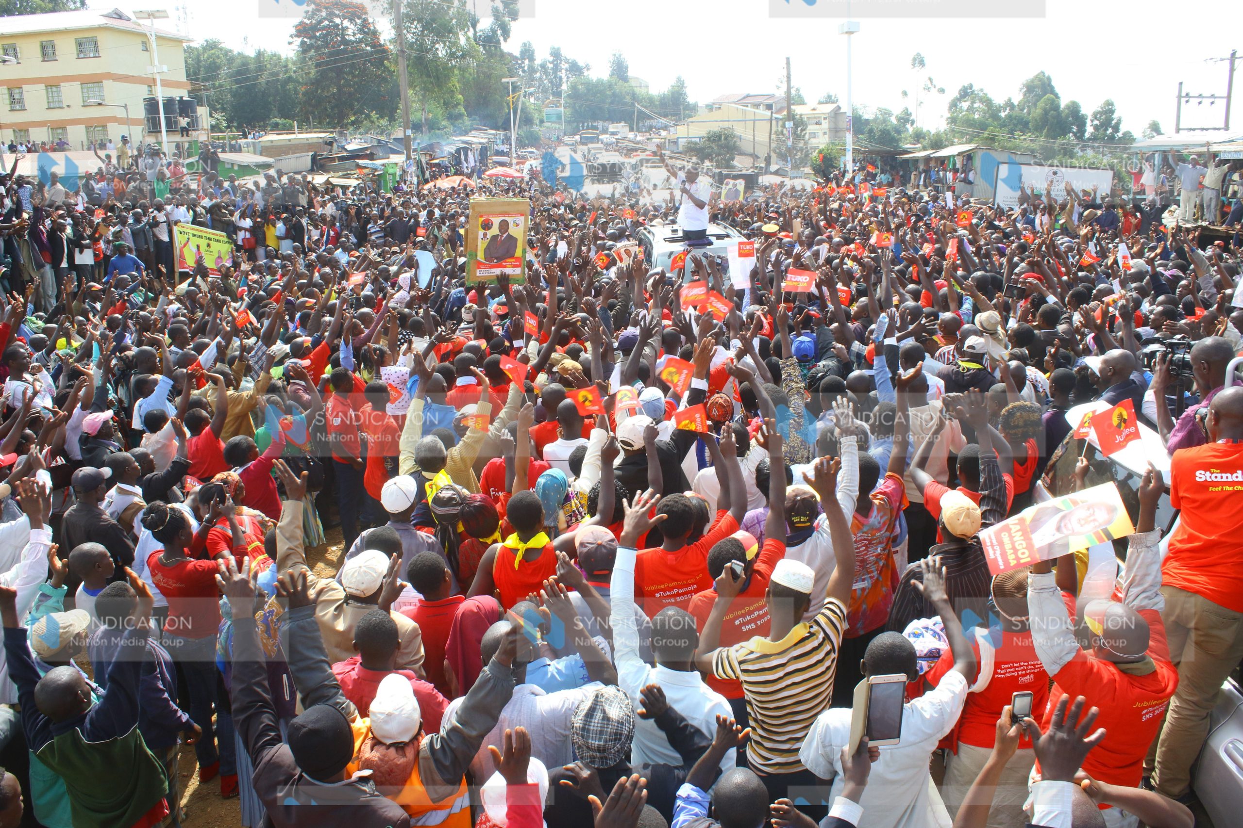 President Uhuru Kenyatta addressing the residents of Nyamira town