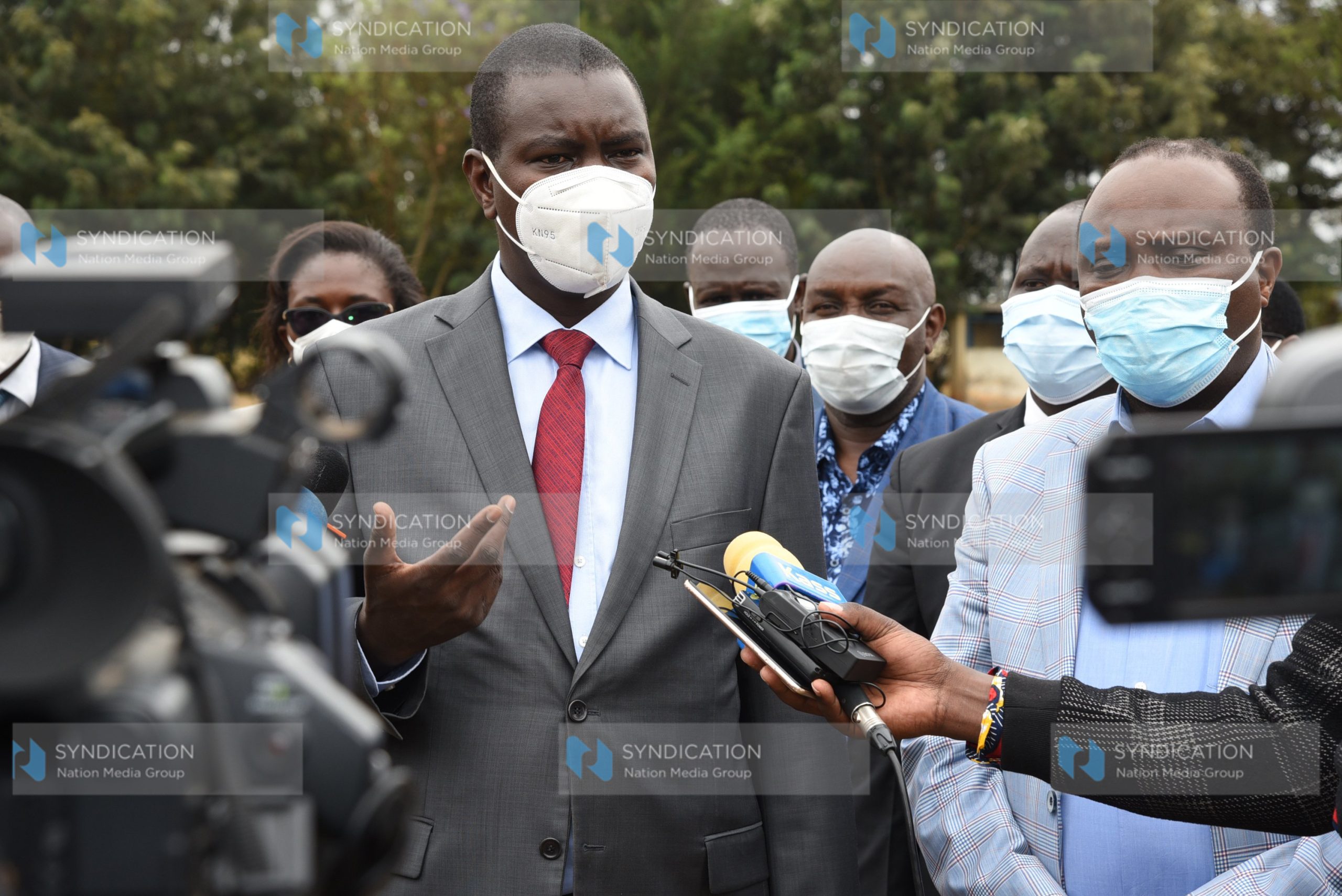 Launch of distribution of face masks to pupils