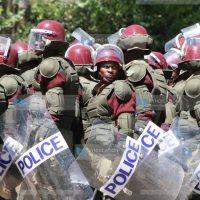 Riot police gear up in Nairobi January 3, 2008