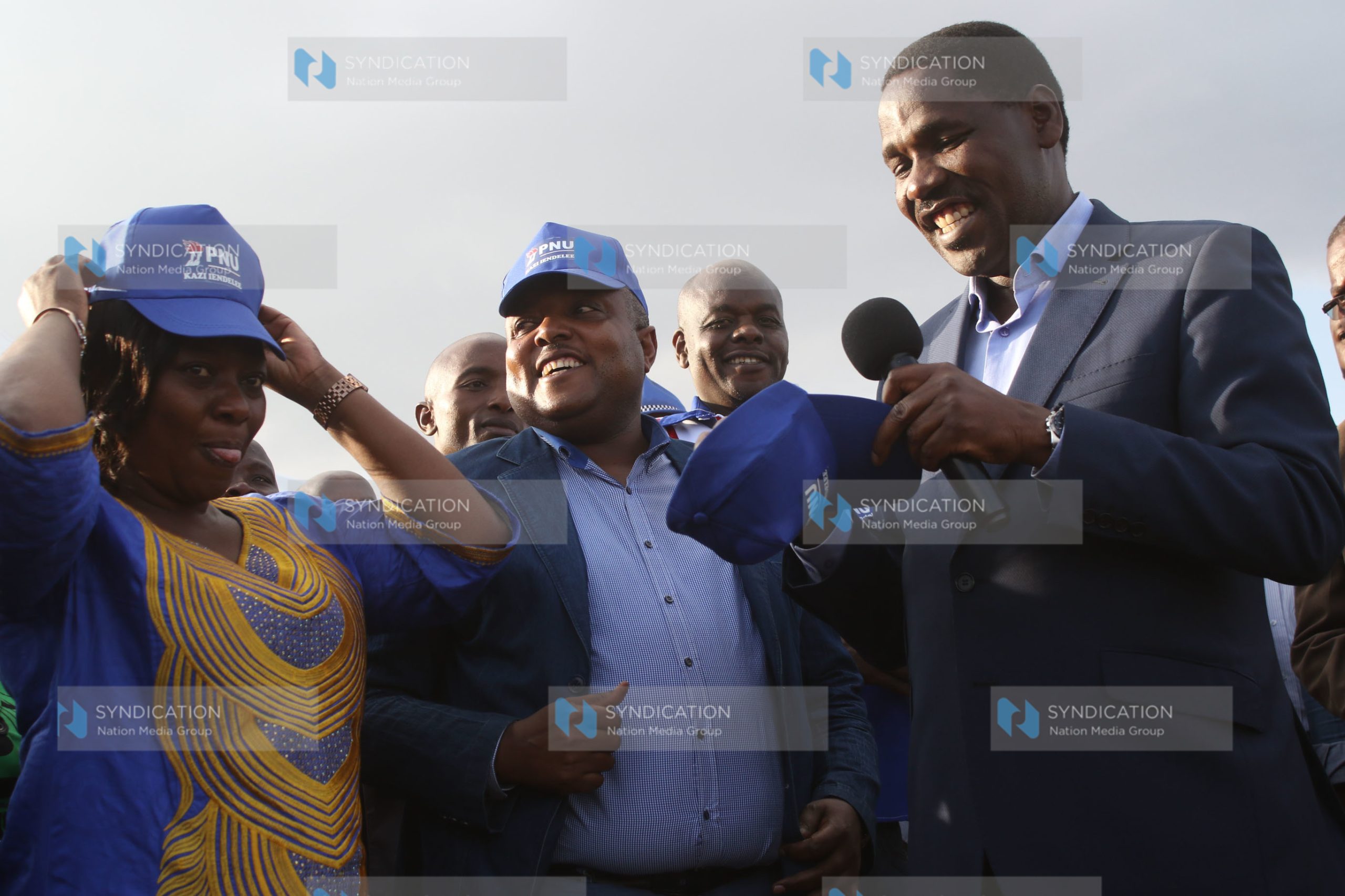David Karithi (centre), and his wife Elizabeth Karithi when the MP officially defected from the Jubilee Party