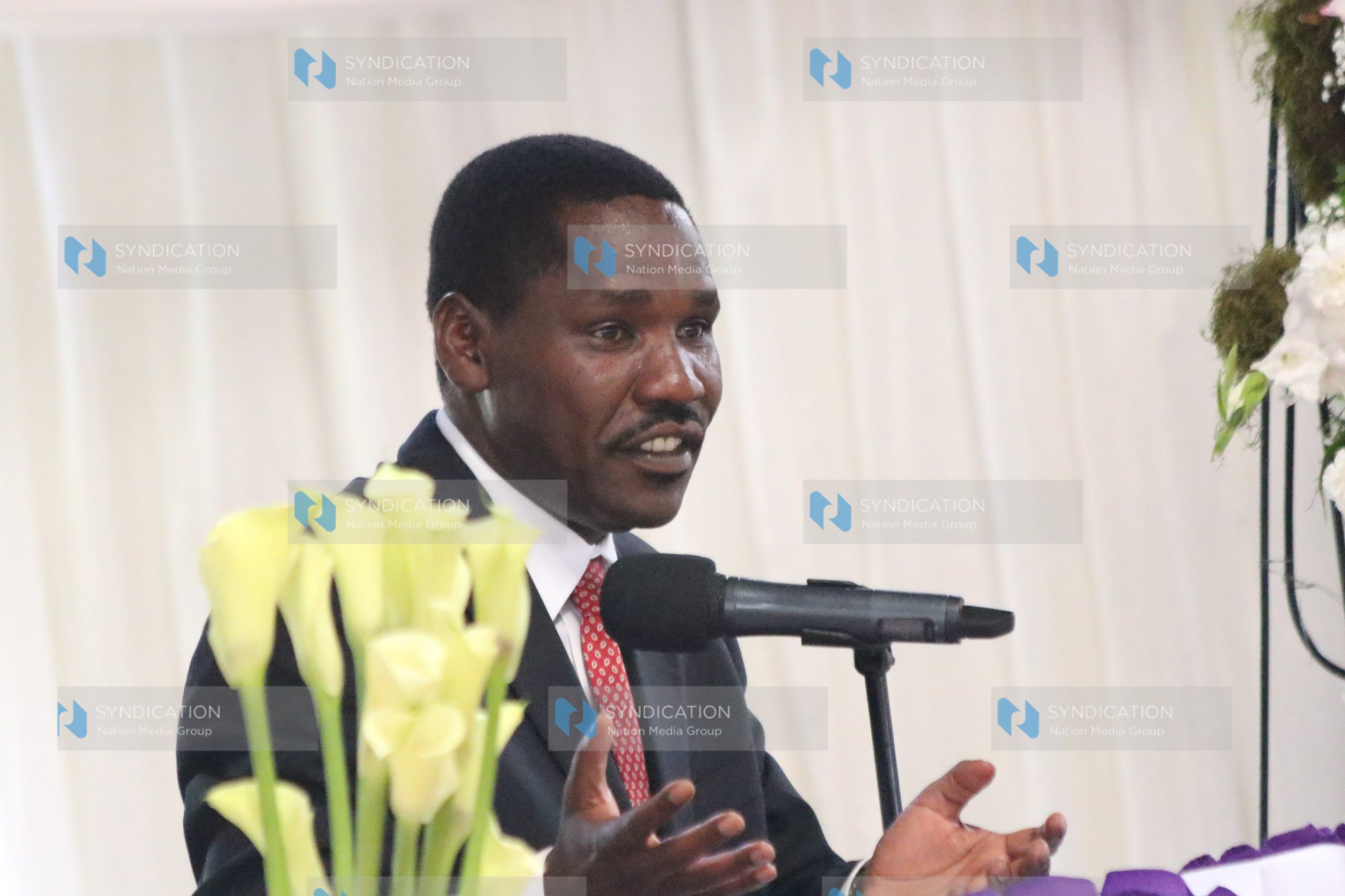 Meru Governor Peter Munya addresses mourners