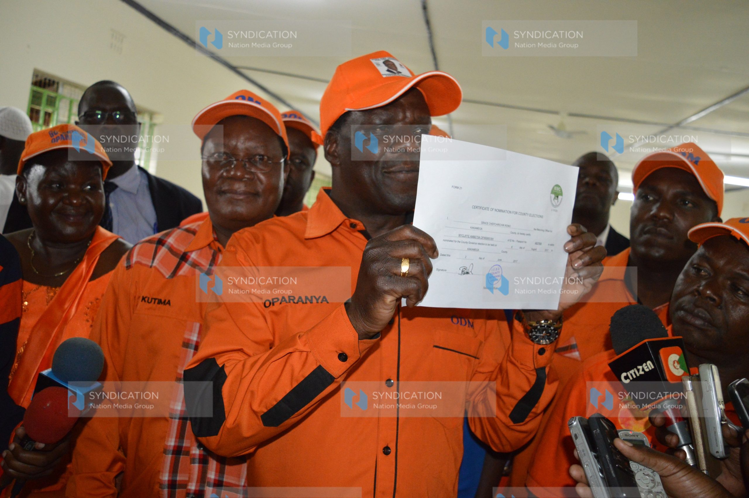 Governor of Kakamega Wycliffe Oparanya displaying IEBC certificate