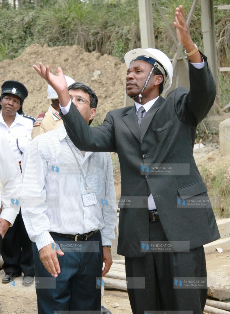 Industrialisation Minister Henry Kosgey tours the Athi River Mining factory in Kaloleni today