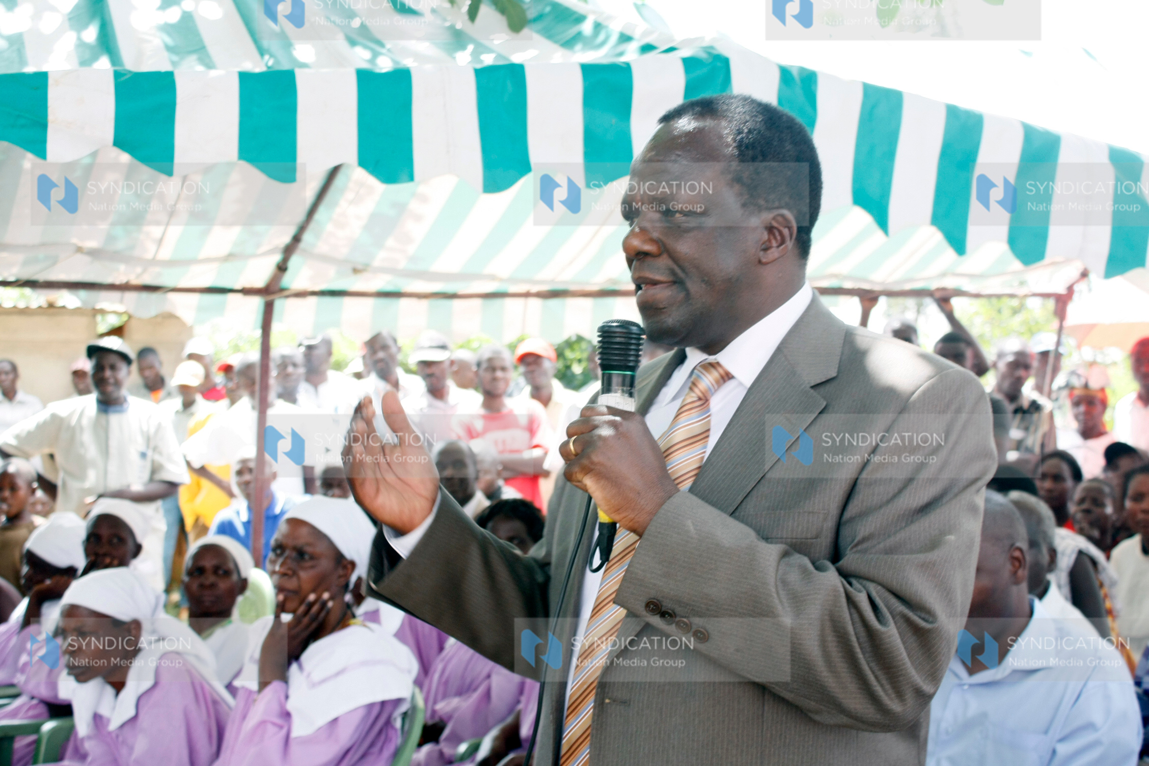 Wycliffe Oparanya consoles the widow Eunica Shikanda Senah