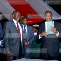 President Uhuru Kenyatta (2nd left) launches the Rapid Results Initiative (RRI)