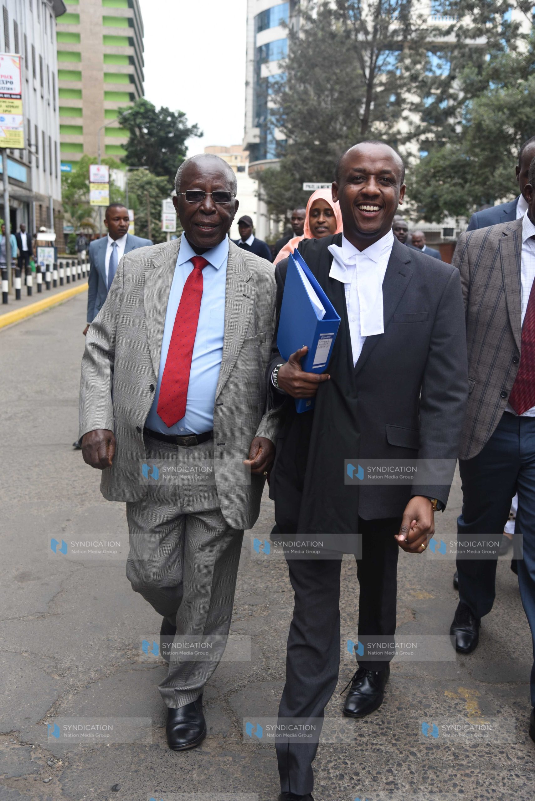 Kisii senator Prof. Sam Ongeri and Makueni County Senator Mutula Kilonzo join other Senators