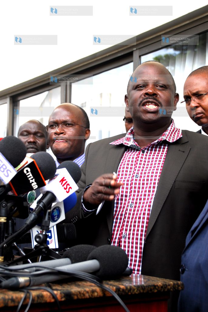 A press conference on the health sector strike
