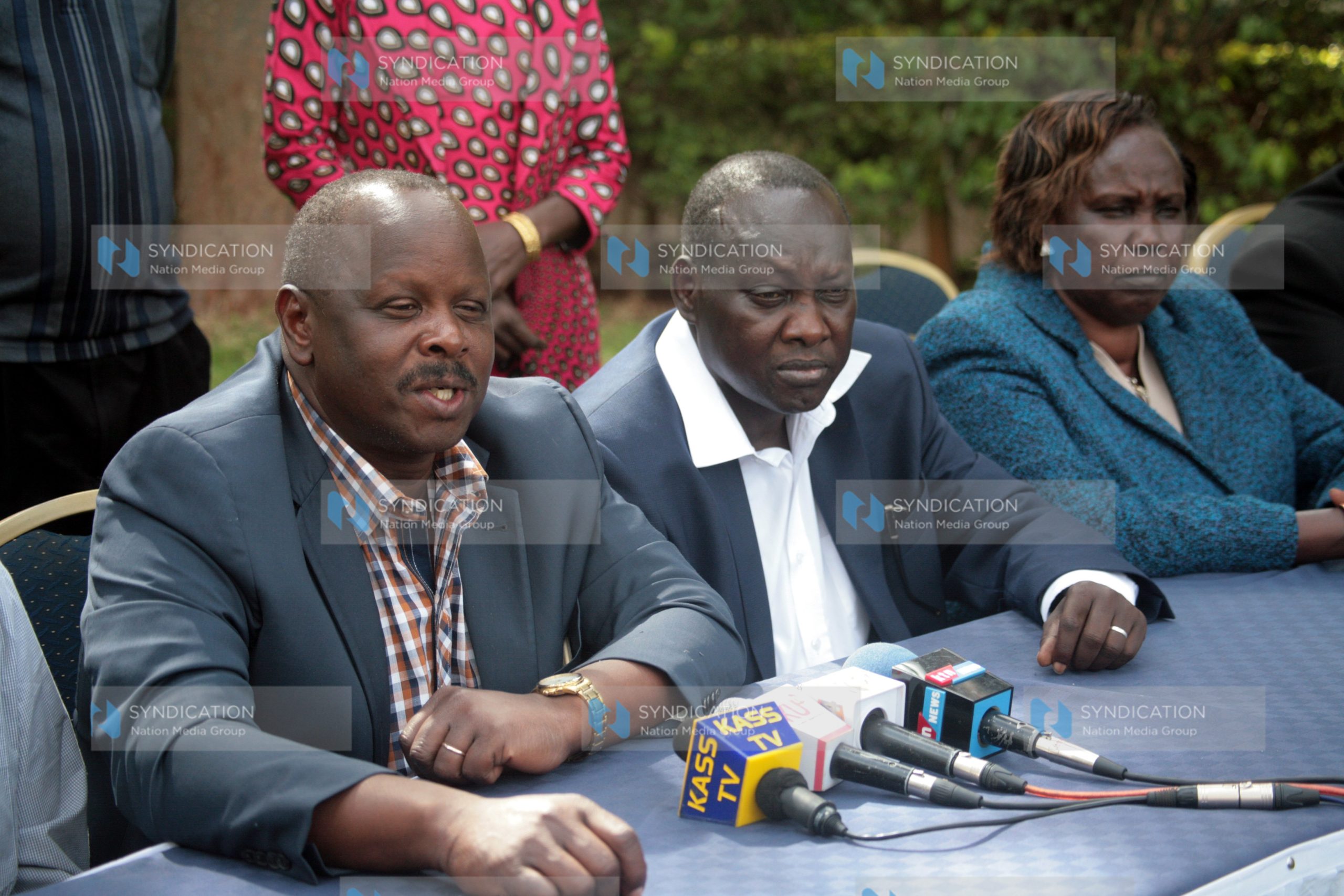 Chama Cha Mashinani leader Isaac Ruto (left) addresses journalists