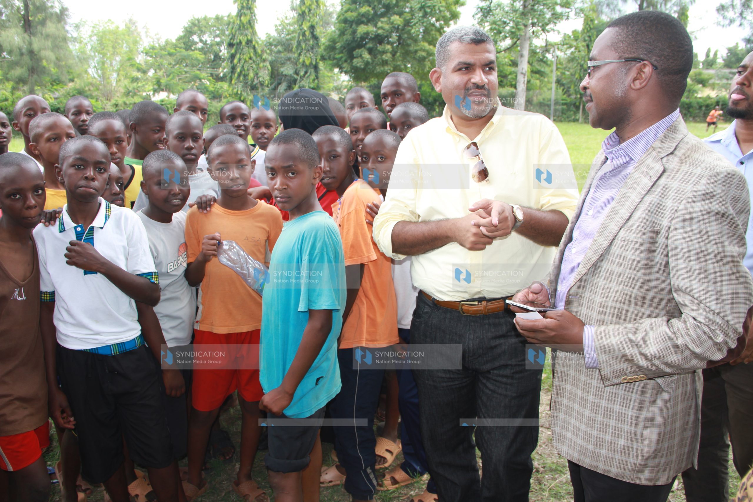 Mvita MP Abdulswamad Nassir talking to Standard Eight pupils