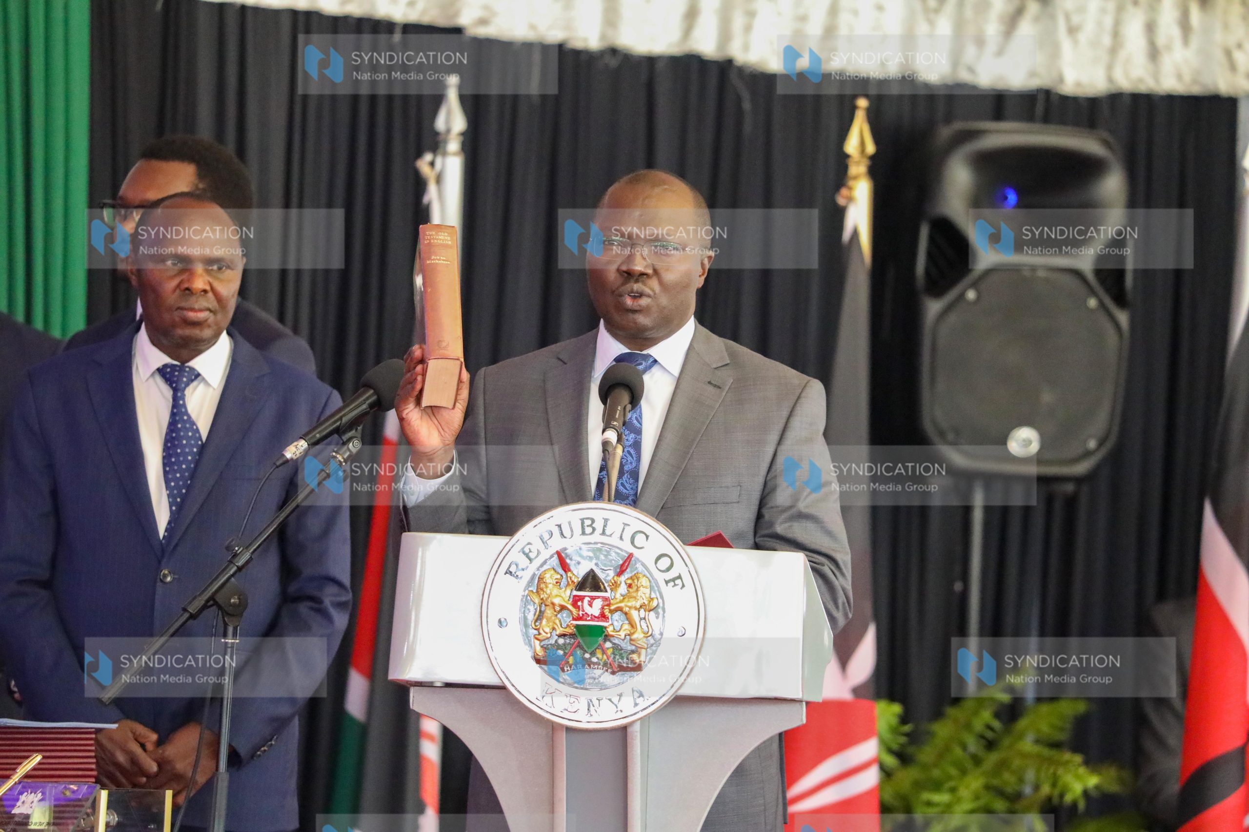 Simon Kiprono Chelugui taking the oath of office at State House