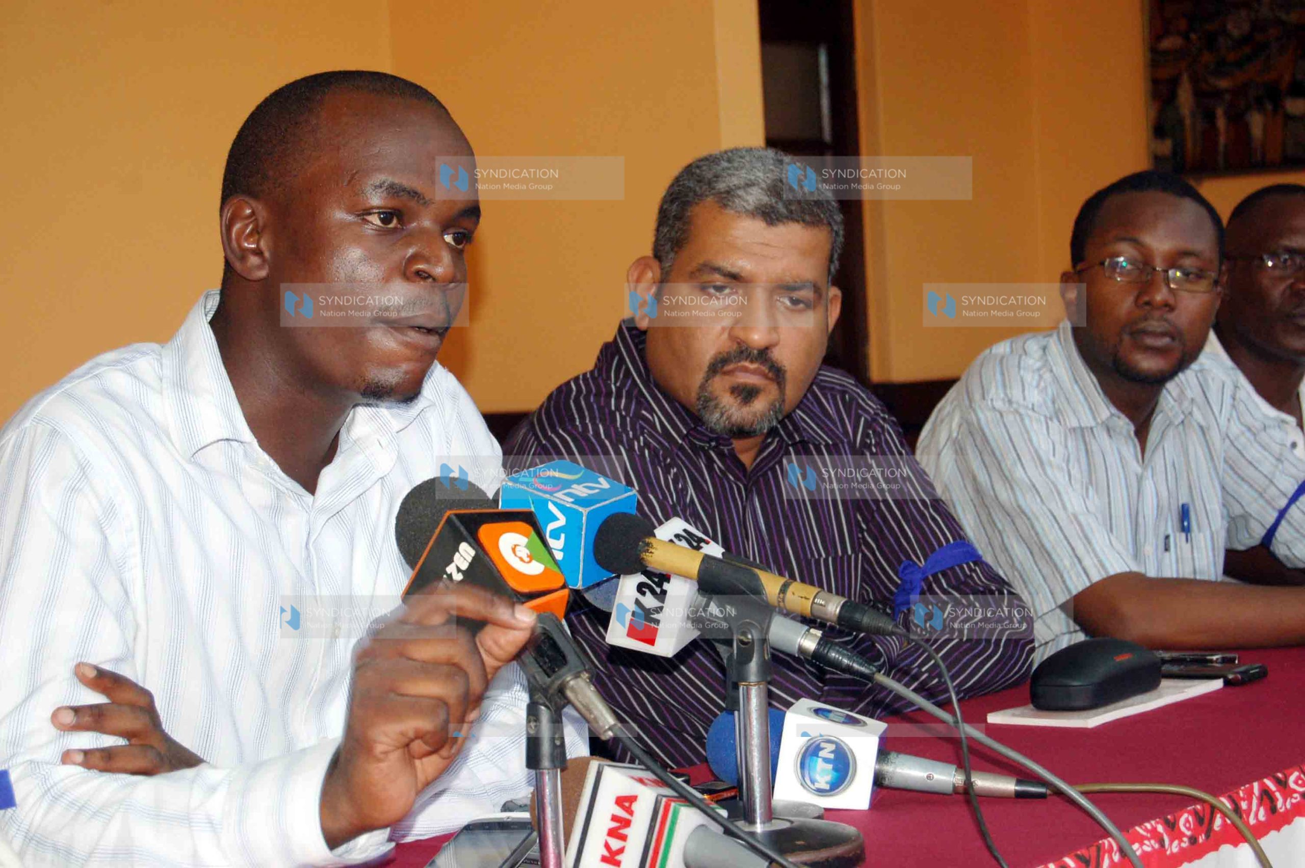 The Secretary General of the Kenya Medical Practitioners, Pharmacists and Dentists Union (KMPDU), Abidan Mwachi, addresses a press