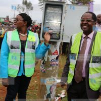 Launches a street lighting project at Kyeni Makutano area