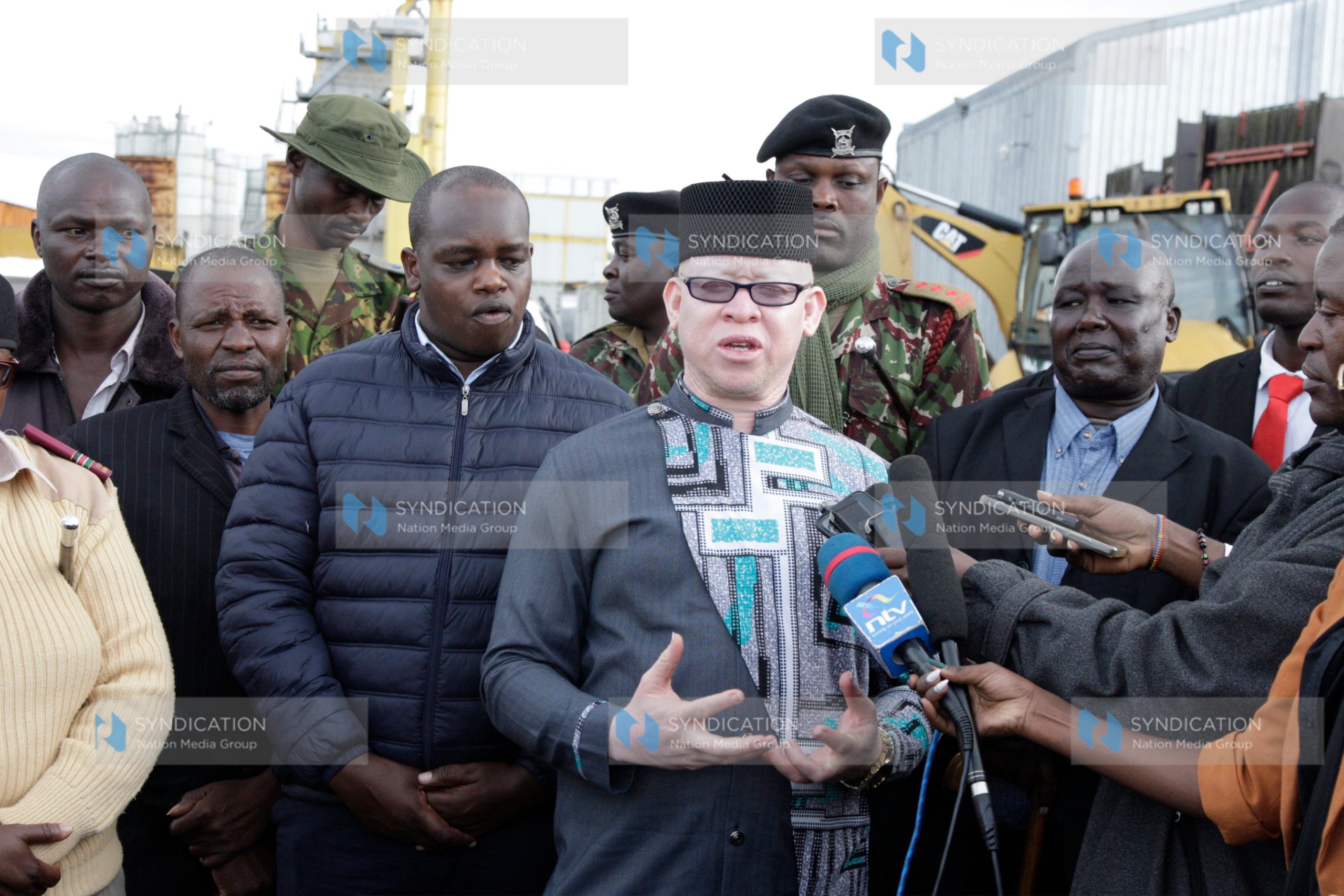 Government Spokesperson Isaac Mwaura, accompanied by other leaders