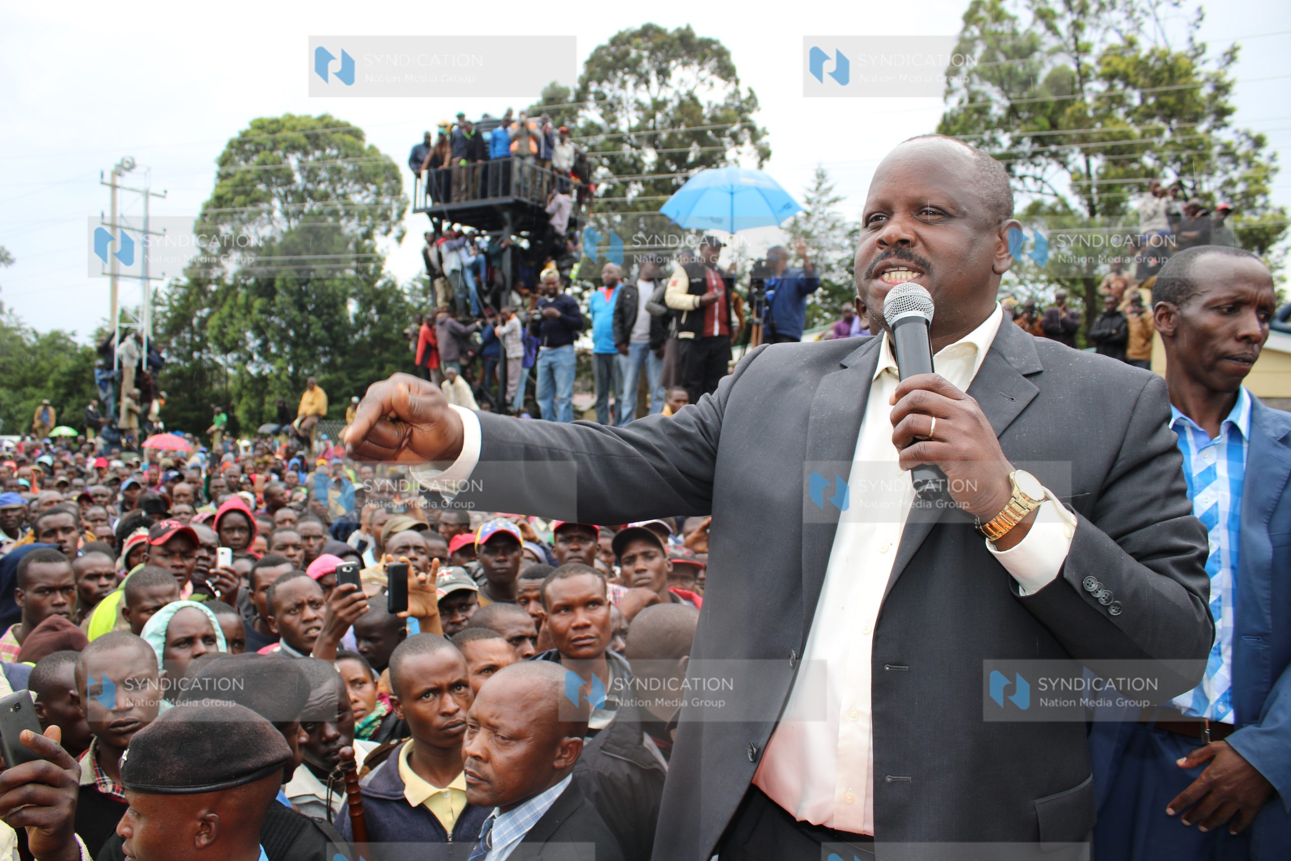 Bomet County Governor Isaac Ruto addressing mourners at Bomet Green Stadium