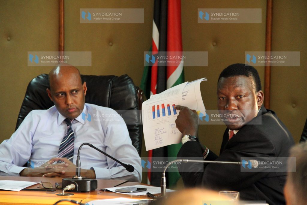 A meeting between the cabinet secretaries and the manufacturers association board and management