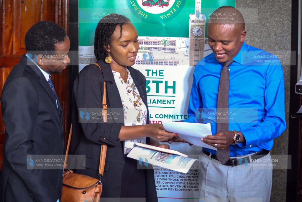 Kuria Kimani, shares a word with Architectural Association of Kenya President Florence Nyole and Vice President George Ndege