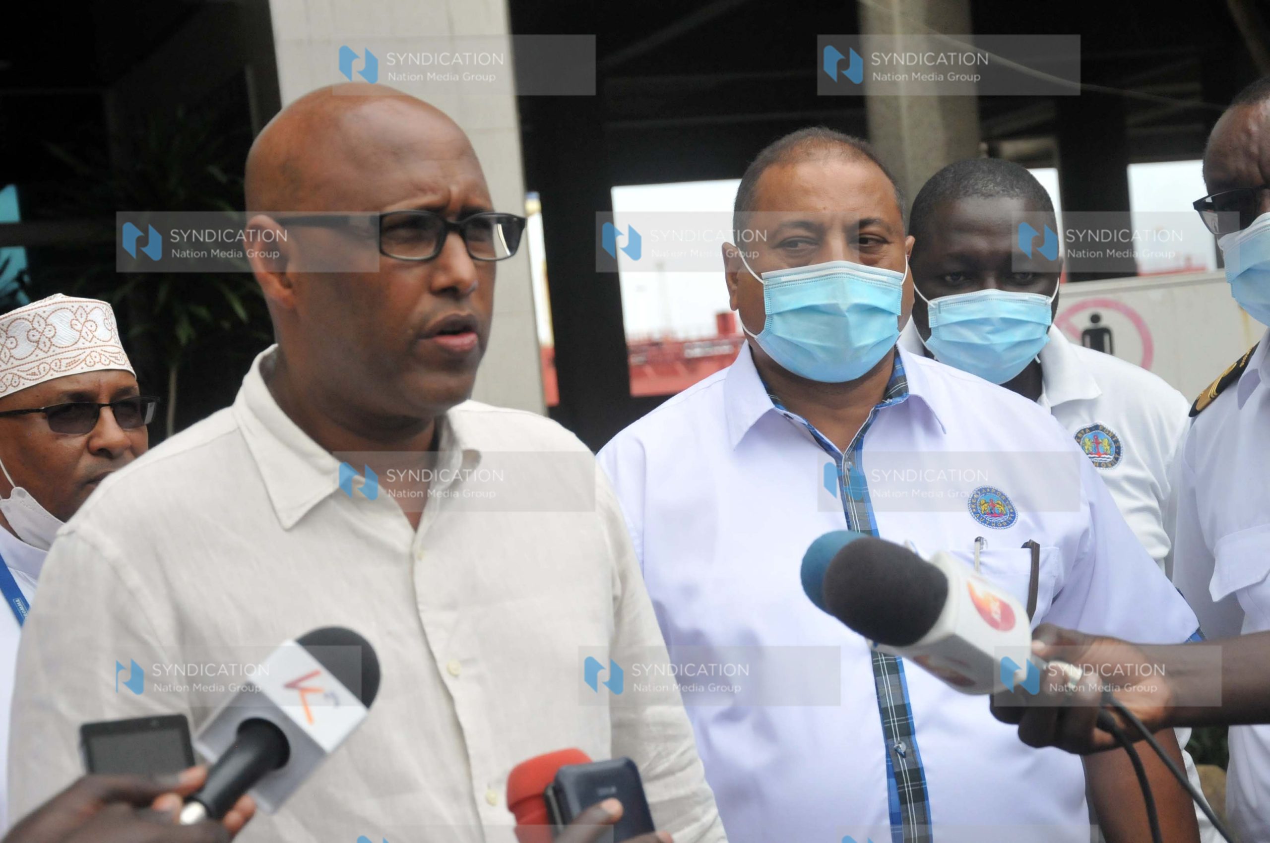 The Cabinet secretary for EAC Mr. Adan Mohamed accompanied with acting KPA Managing director Mr. Rashid Salim address journalists